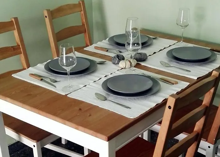 Апартаменты Paris Spacious Beach Лоутраки